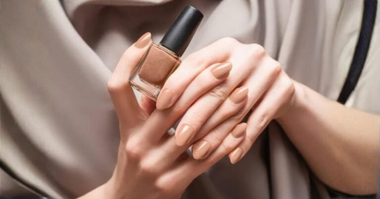 beige nails