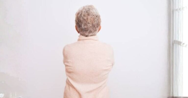 short pixie hairstyles for older ladies
