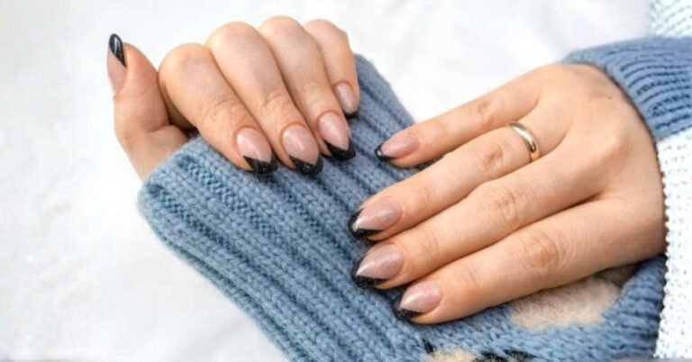 black french tip nails