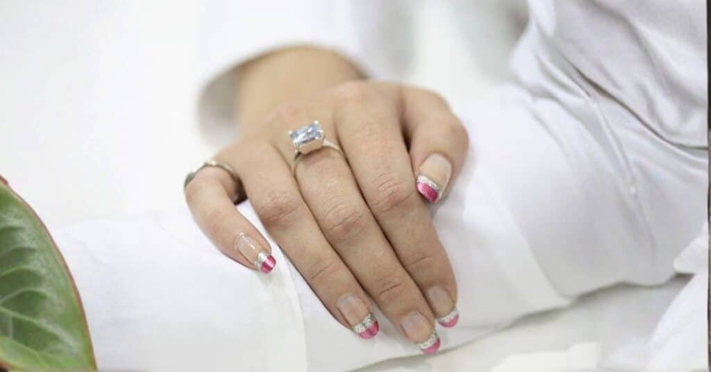 pink chrome nails 