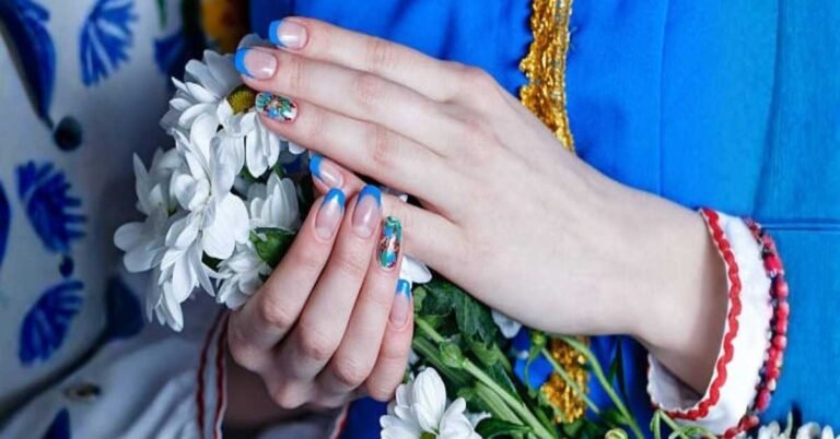 blue french tip nails